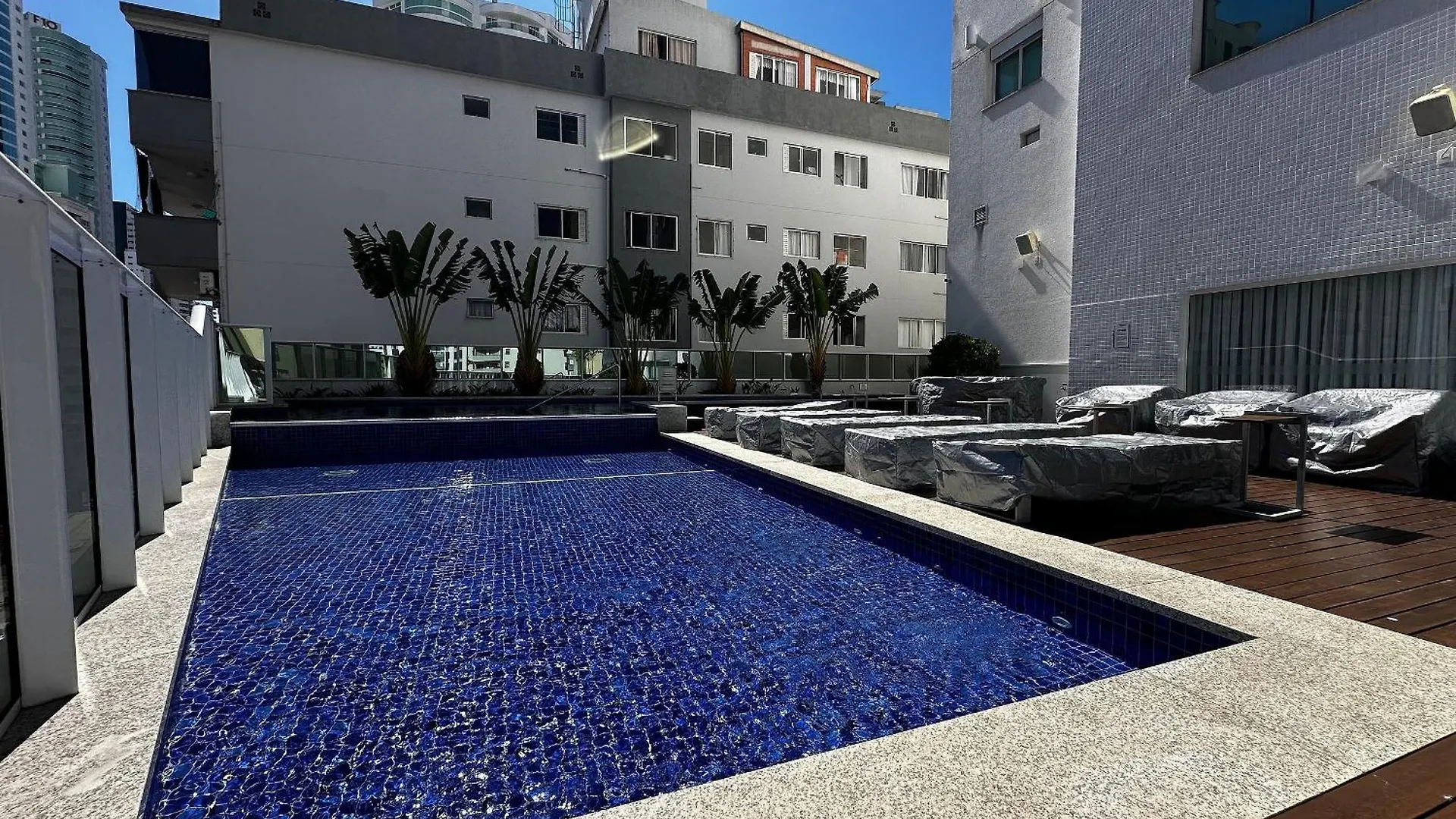 Apartament El01- Jacuzzi Vista Mar| 4 Garagens| Piscina Balneário Camboriú
