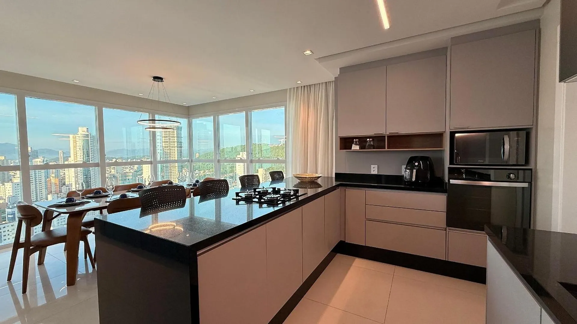 Apartament El01- Jacuzzi Vista Mar| 4 Garagens| Piscina Balneário Camboriú