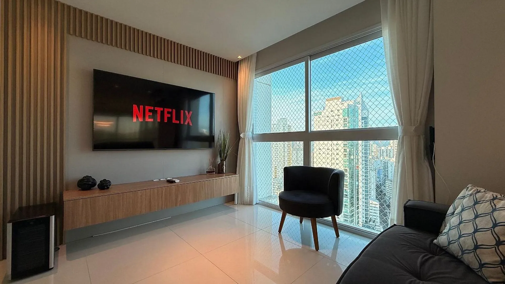 Apartament El01- Jacuzzi Vista Mar| 4 Garagens| Piscina Balneário Camboriú